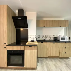 La Cle -climatisation - Parking Prive - Ideale - Professionnels - Familles - Amis Appartement Hyères